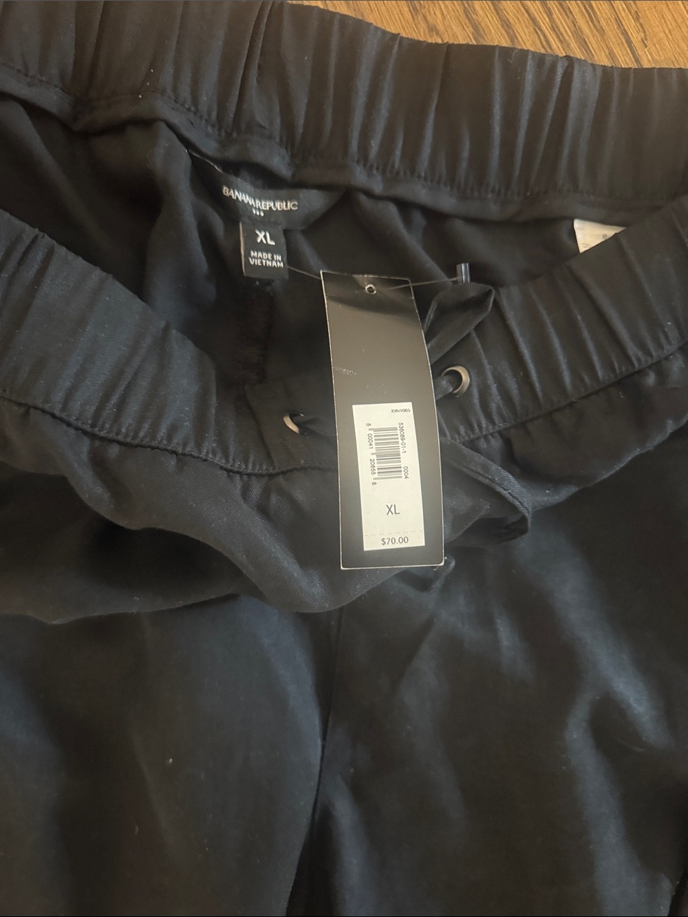Banana Republic Black Cargo Joggers with Zip Pockets - Picture 2 of 4